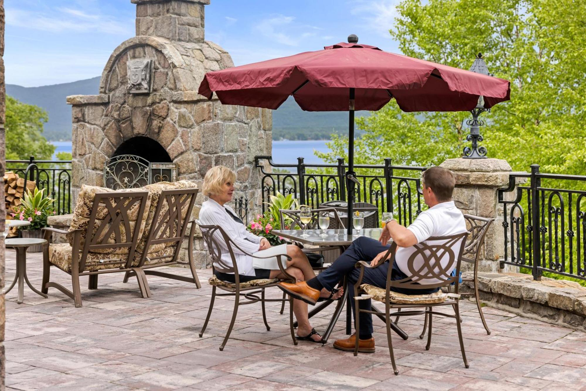 The Inn At Erlowest Lake George Esterno foto