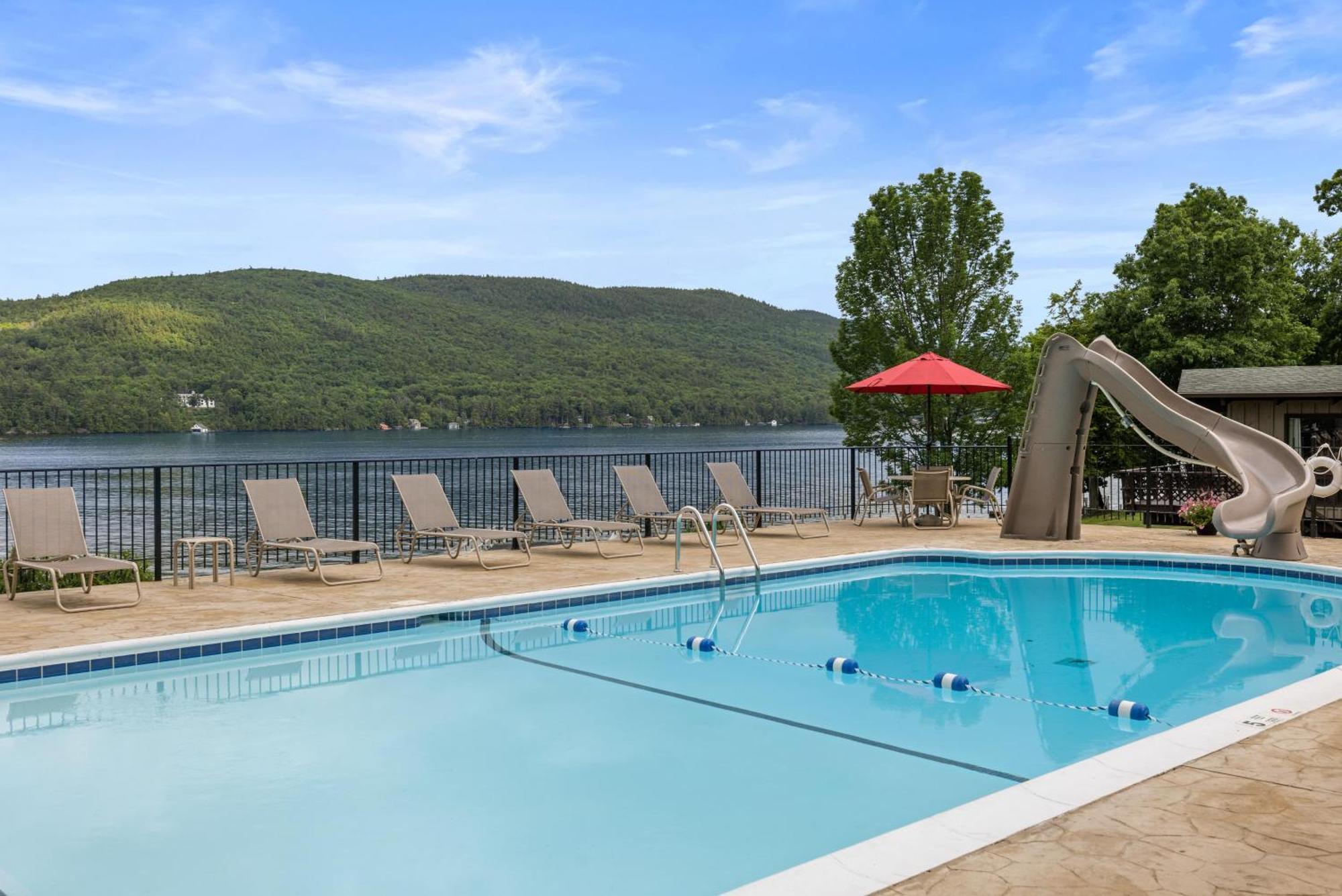 The Inn At Erlowest Lake George Esterno foto