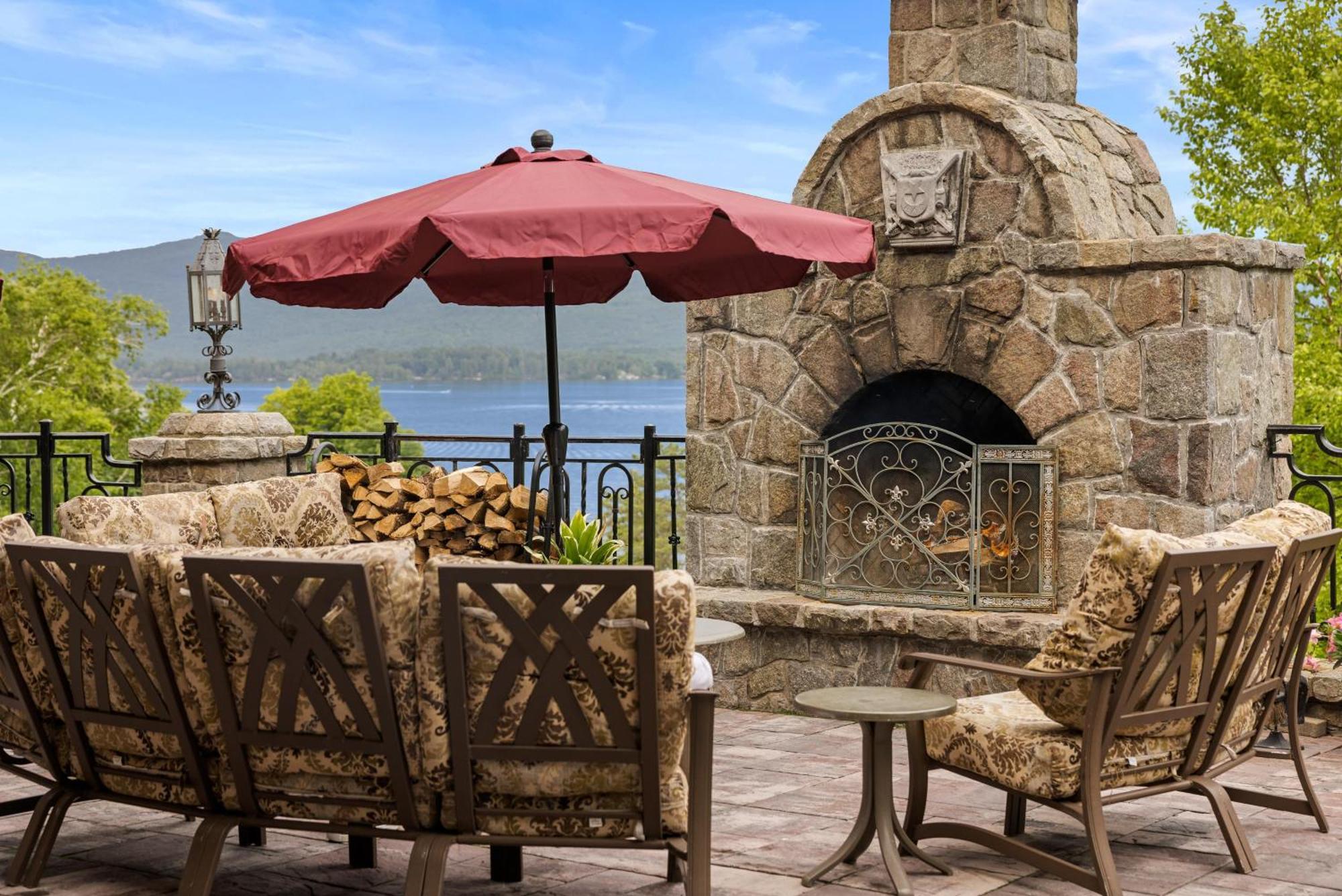The Inn At Erlowest Lake George Esterno foto