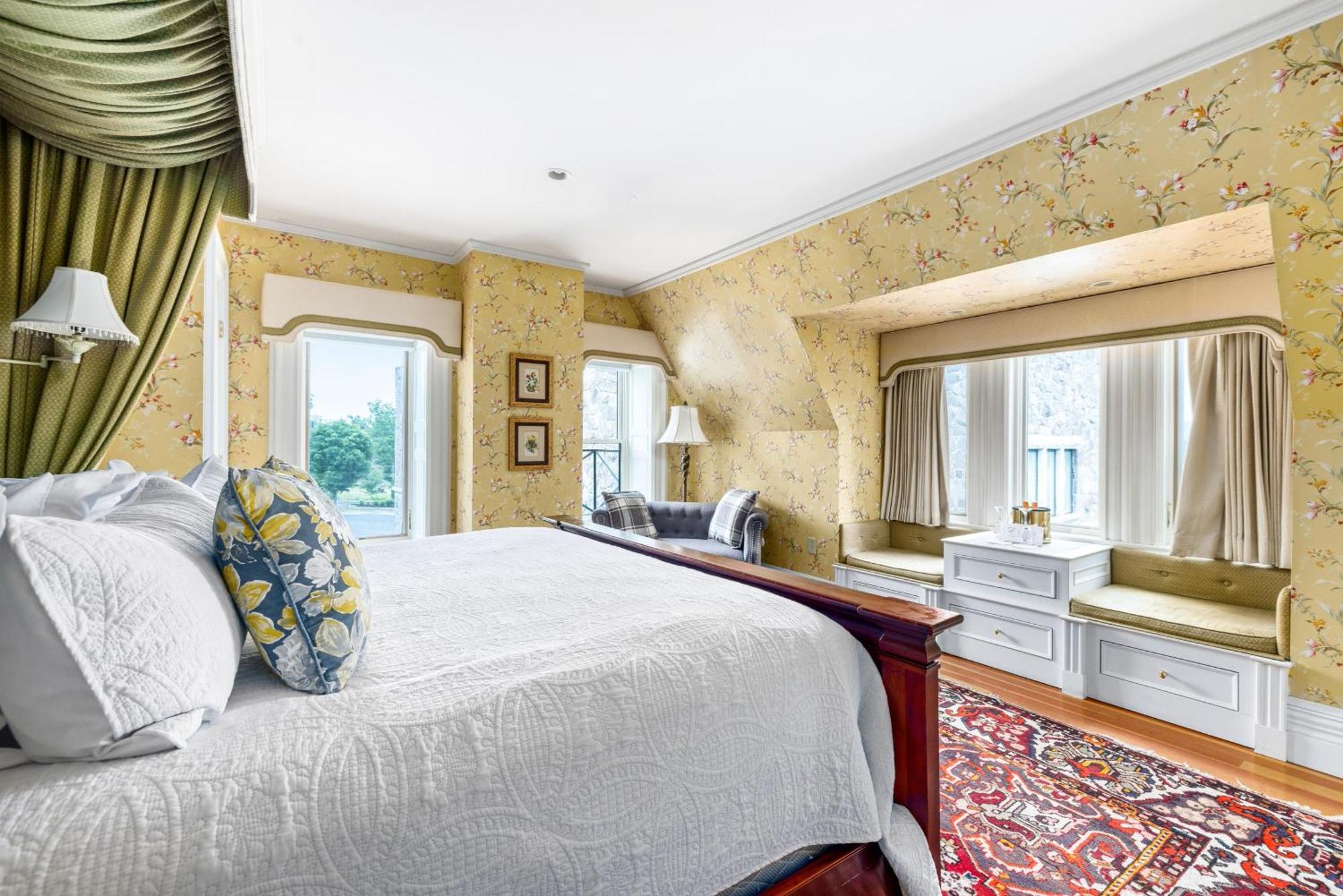 The Inn At Erlowest Lake George Esterno foto