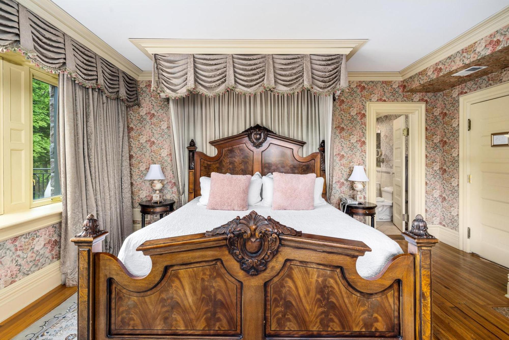 The Inn At Erlowest Lake George Esterno foto
