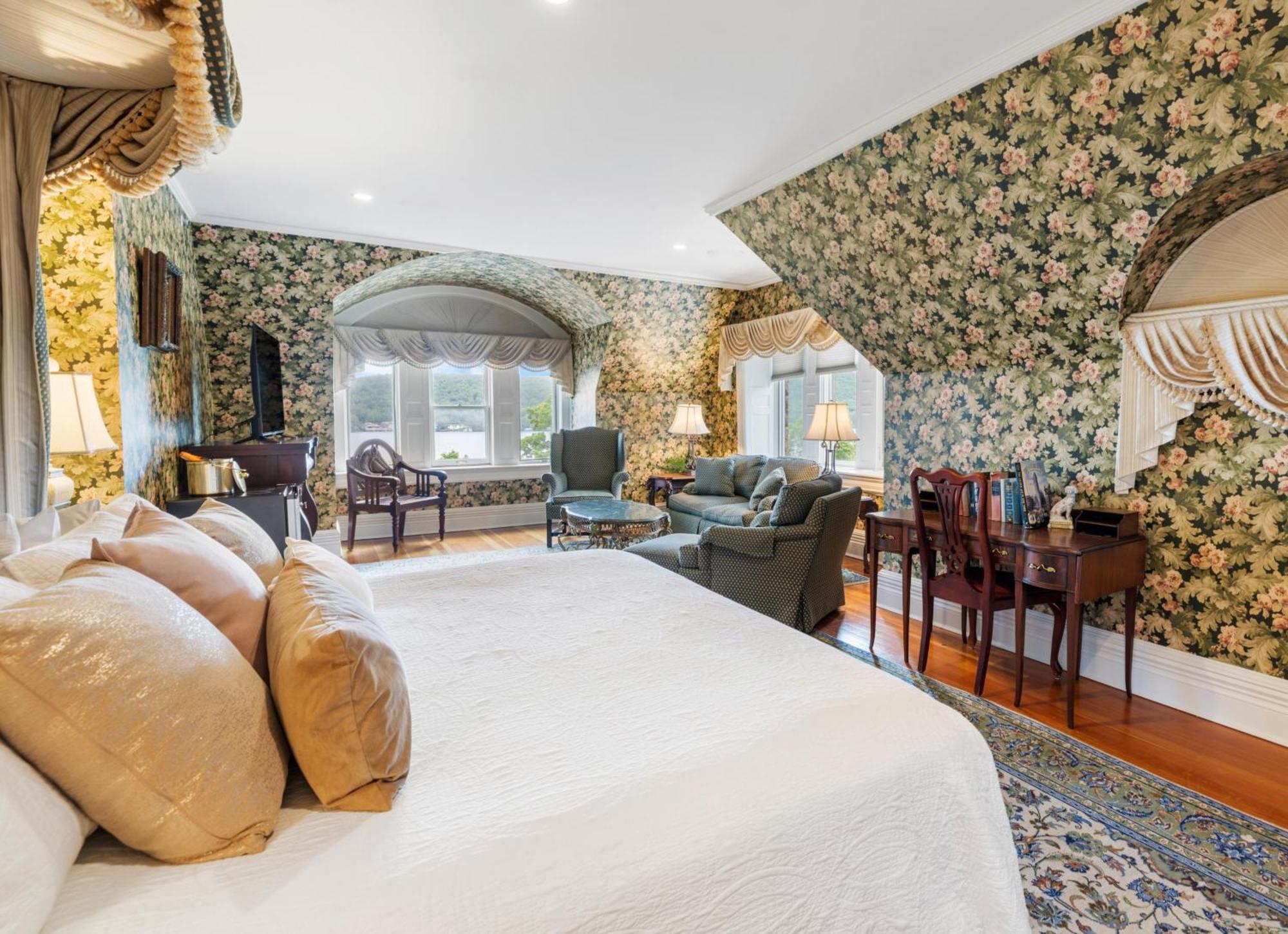 The Inn At Erlowest Lake George Esterno foto